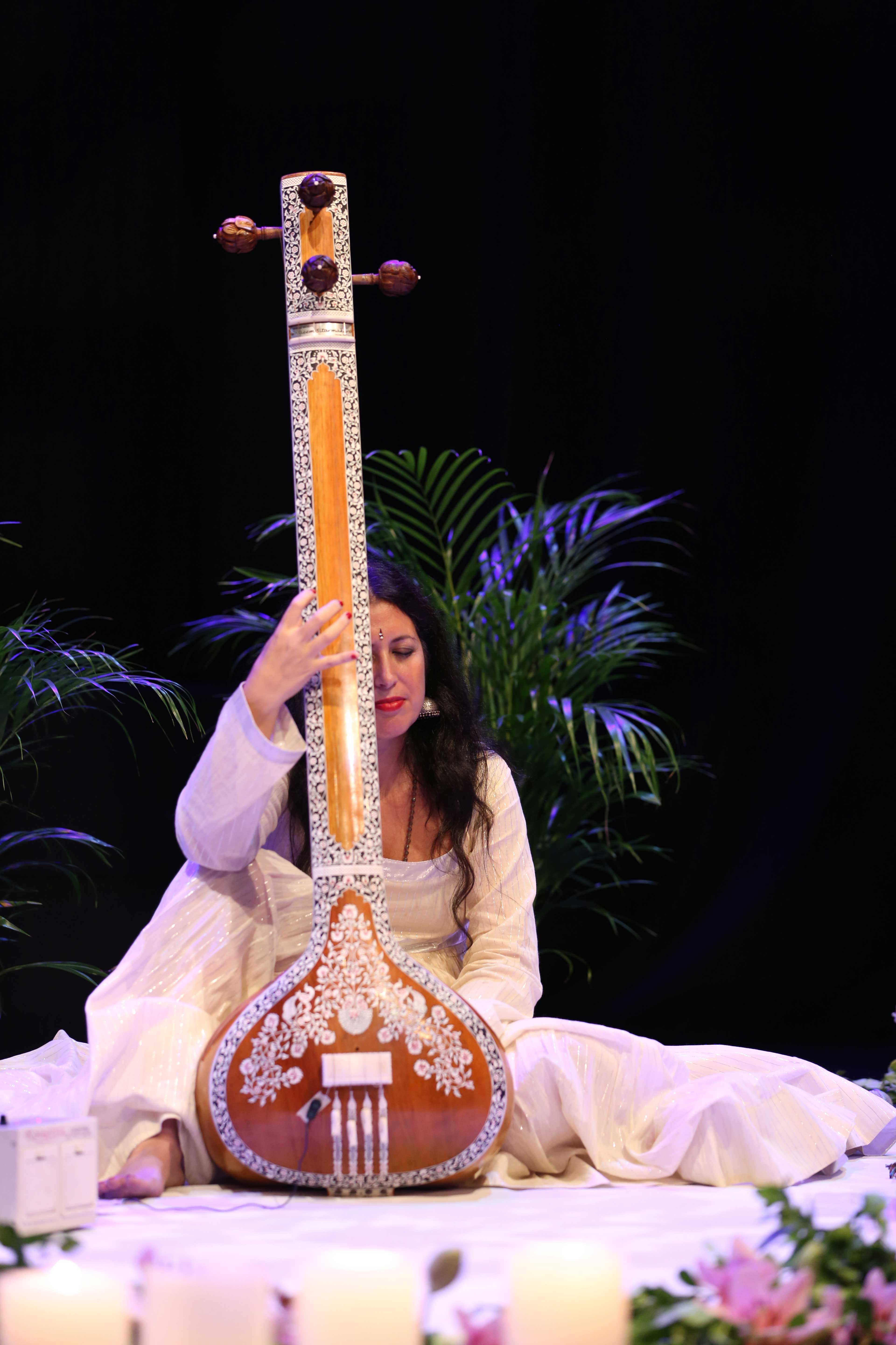 zena_elkhalil_tanpura-w